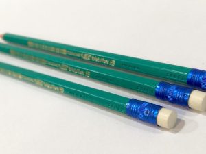 Lápiz negro Bic HB con goma